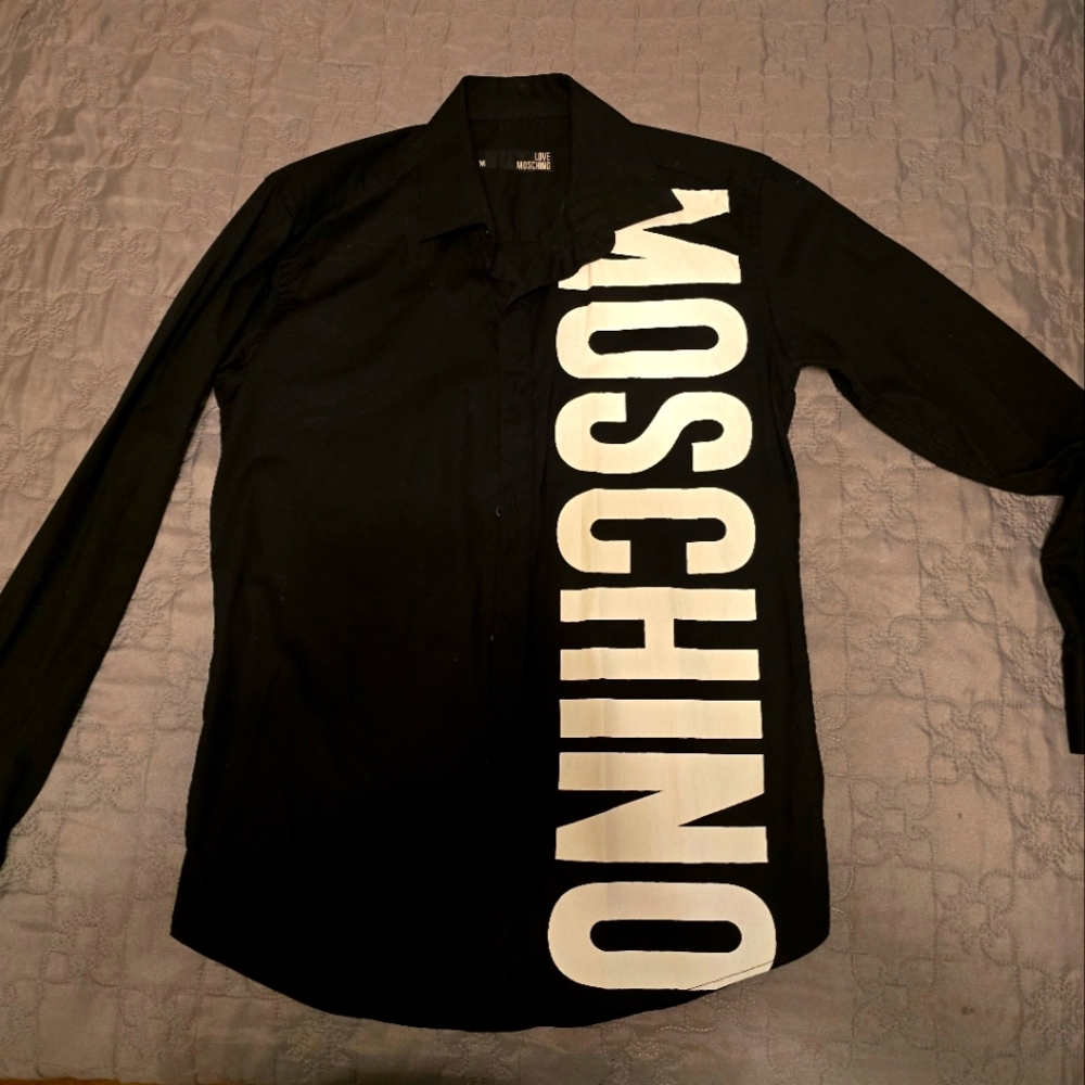 Shirt: Moschino.